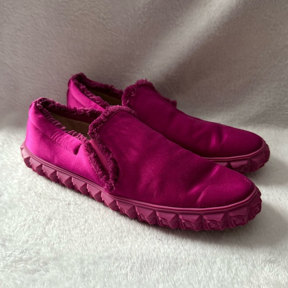 Steward Weitzman‎ Women's Pink Slip-On Shoes Size 8.5N Fringibelle Sneakers